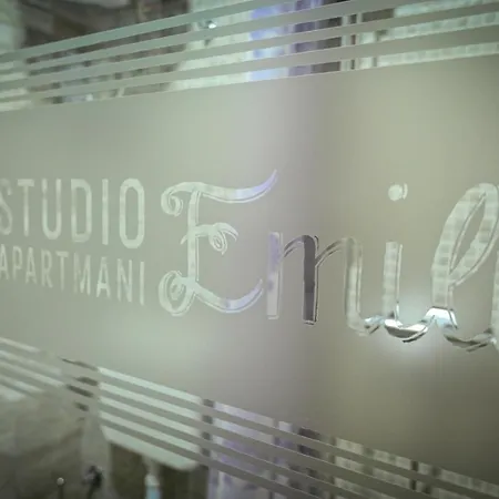 アパート Emili Br 1 *